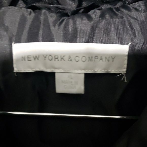 New York & Company Black Puffer Vest XL Women's - Picture 2 of 3